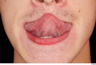 Johnny Reed tongue 0002.jpg